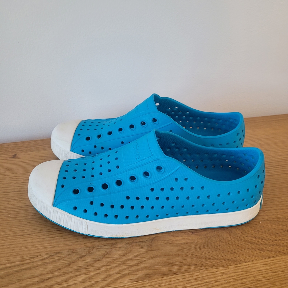 Native Jefferson Blue Slip-On Sandals Women's Size 7 Water Shoes Summer